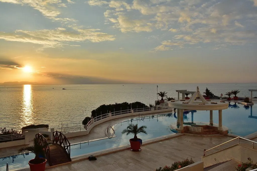 Korumar Hotel Deluxe Kusadasi